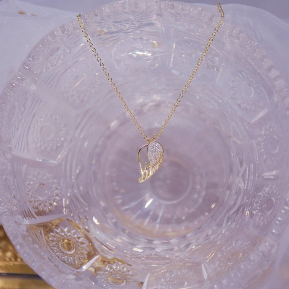 NEW 14K Gold Plated Diamond Angel Wing Necklace - Picture 7 of 9